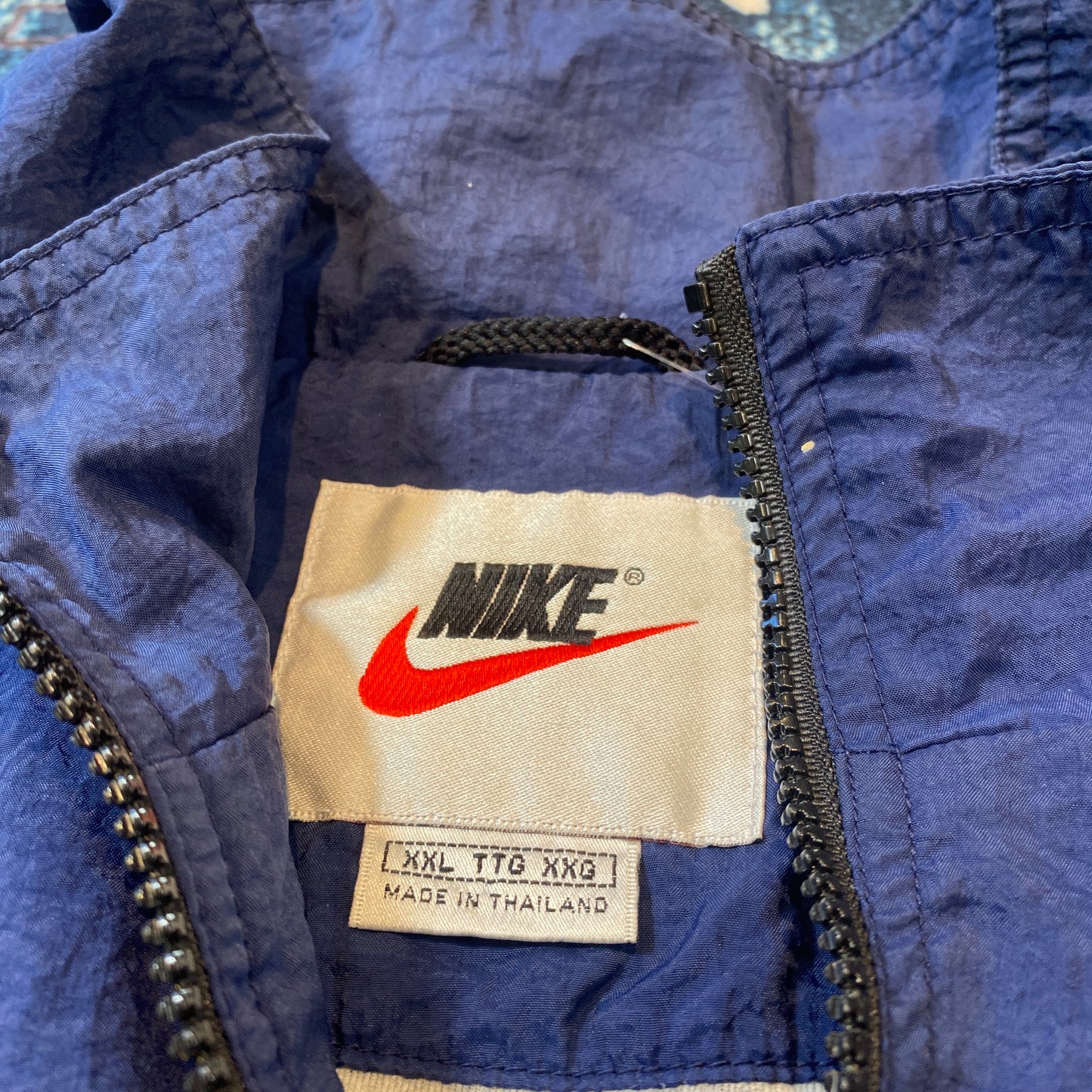 90s Nike Big Swoosh windbreaker